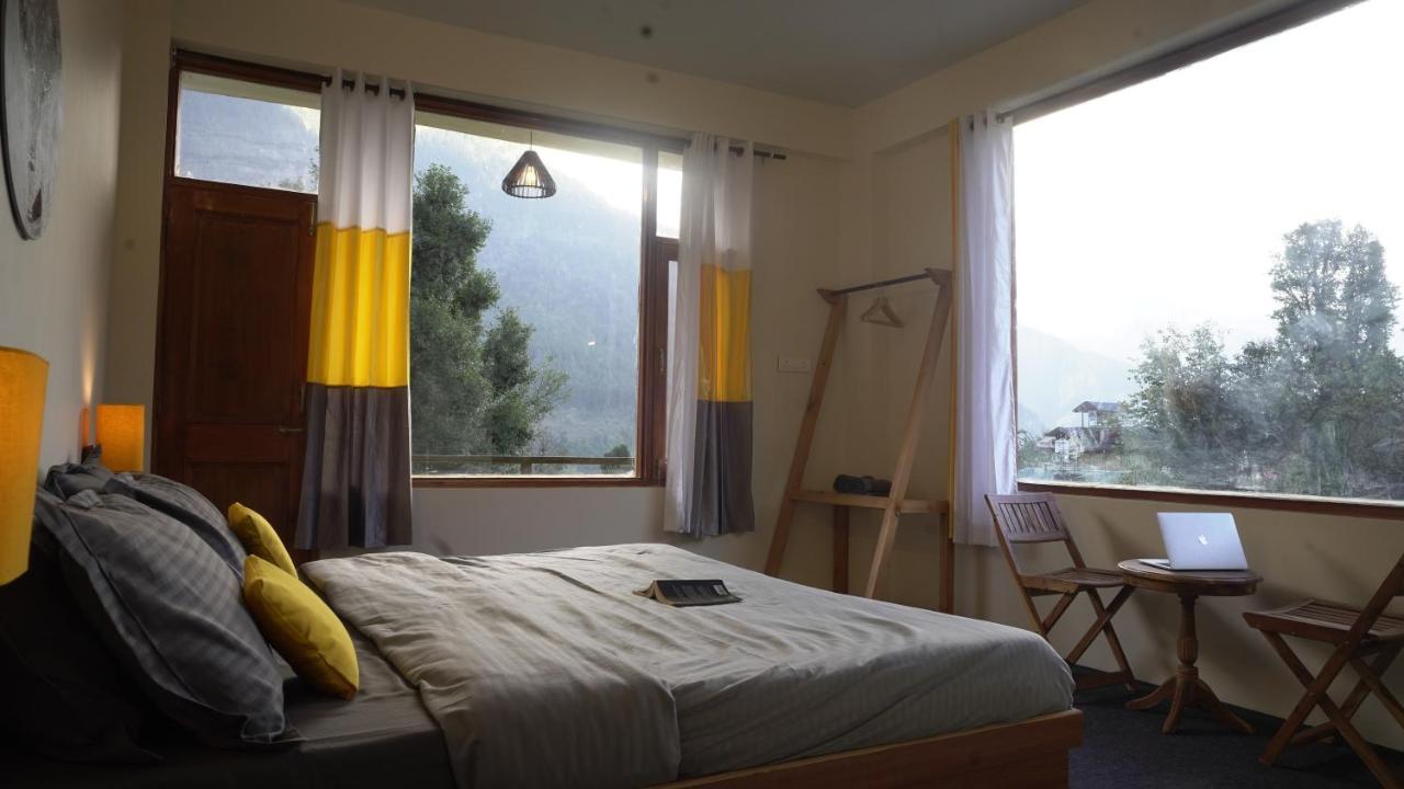 Firefly Hostel Manāli Eksteriør billede