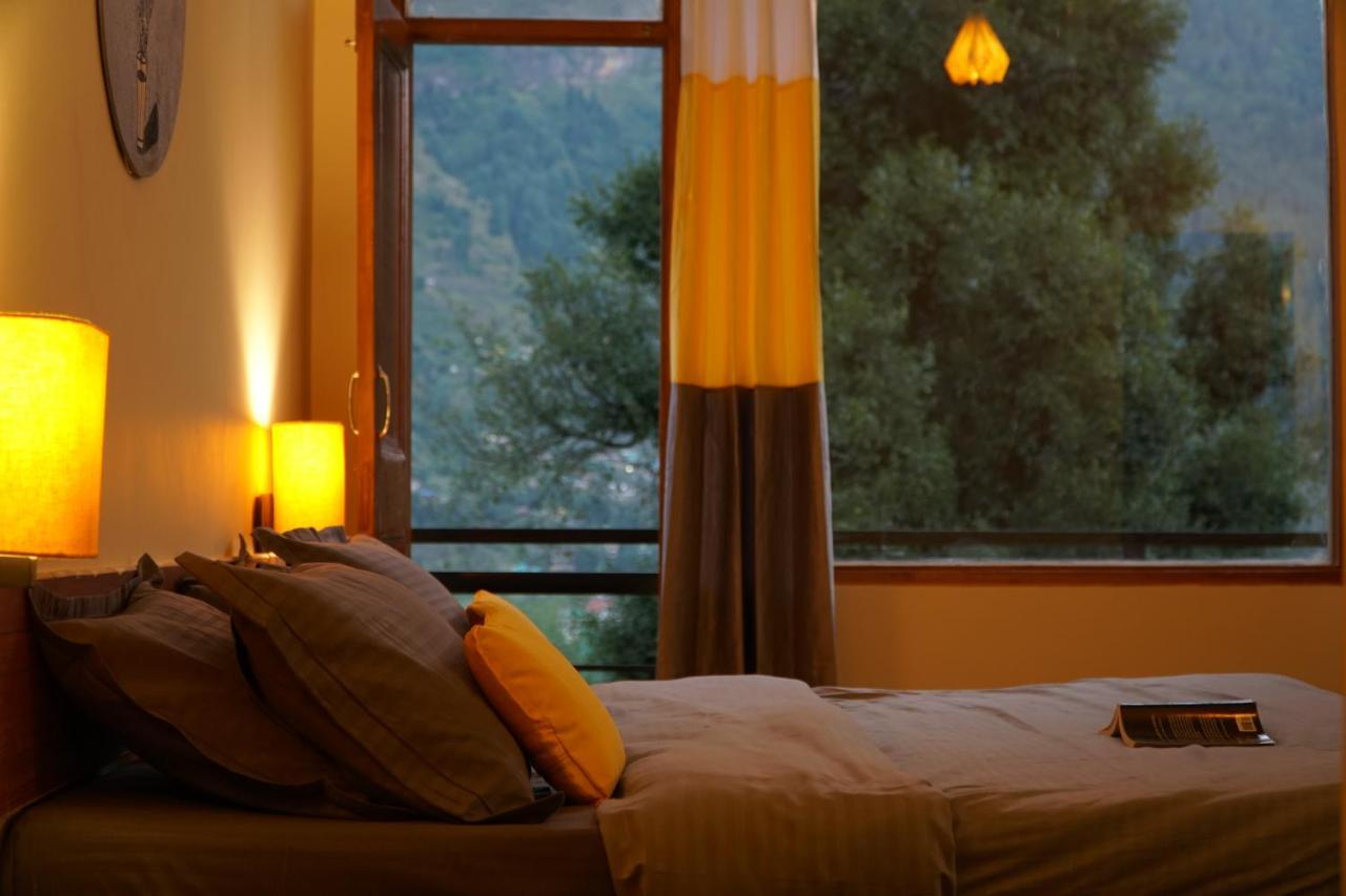 Firefly Hostel Manāli Eksteriør billede